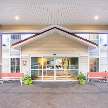 Holiday Inn Express Hotel & Suites Brattleboro By Ihg Екстериор снимка