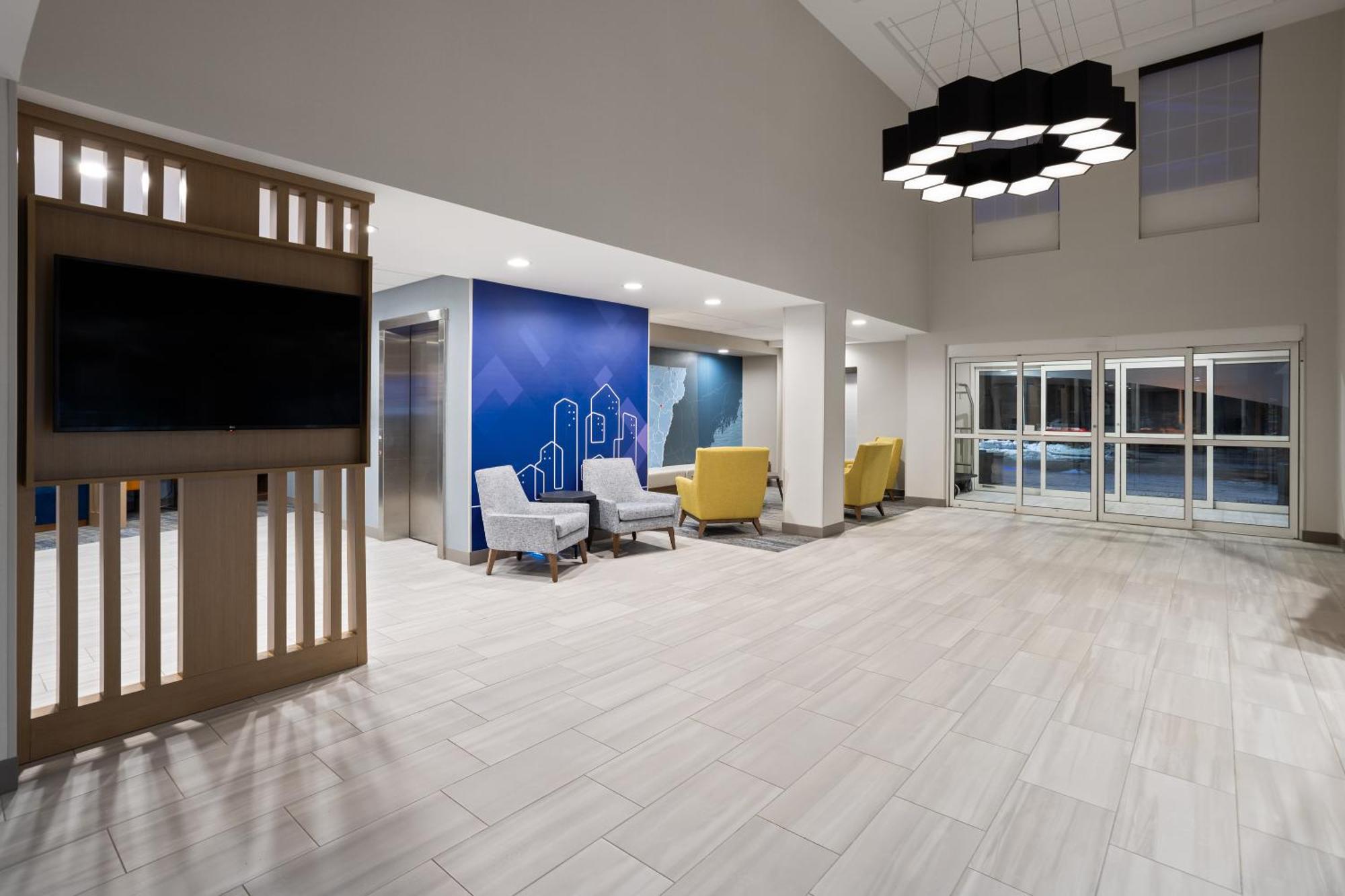 Holiday Inn Express Hotel & Suites Brattleboro By Ihg Екстериор снимка