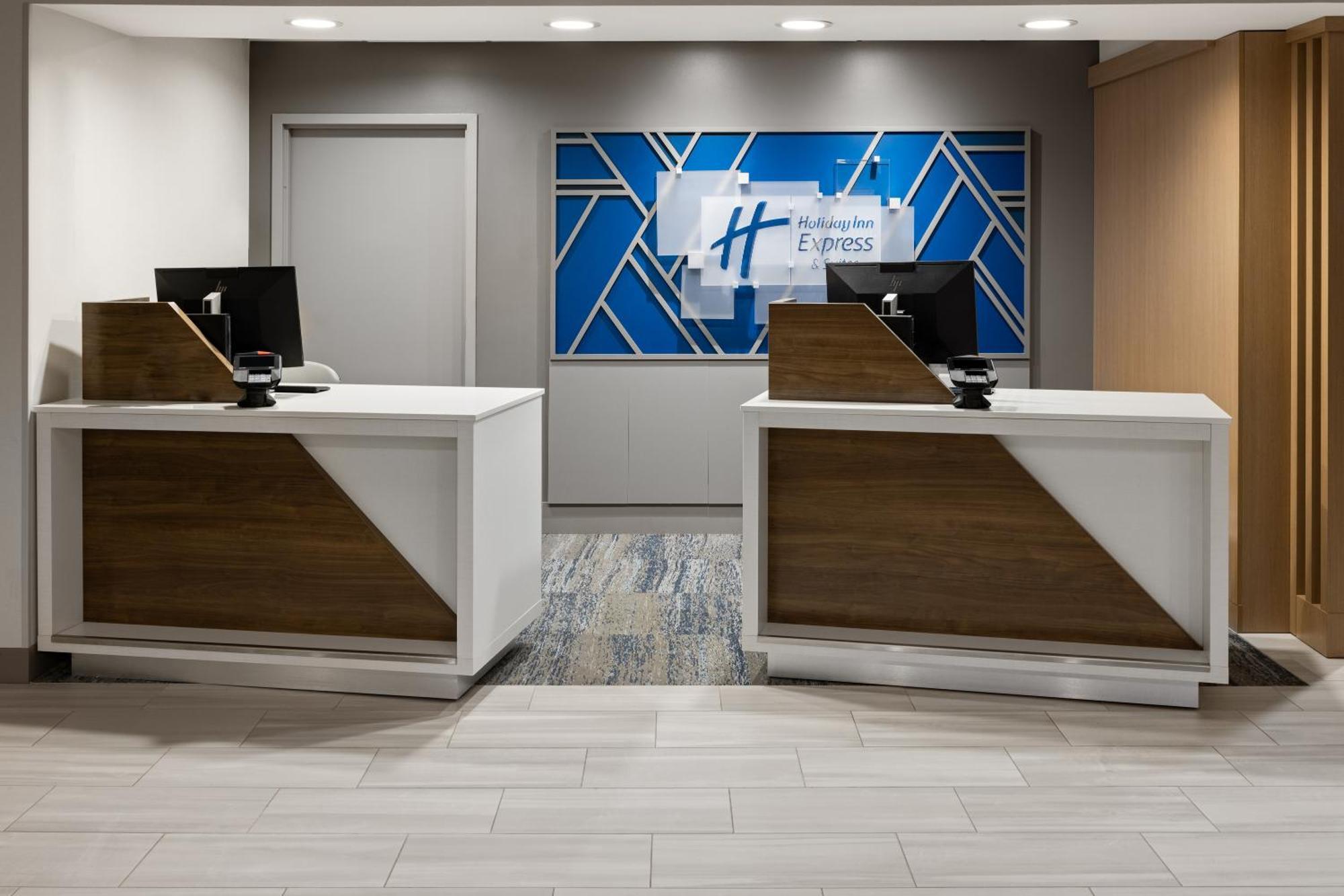 Holiday Inn Express Hotel & Suites Brattleboro By Ihg Екстериор снимка