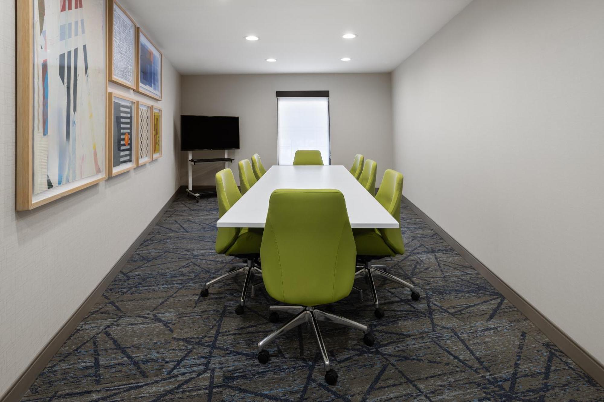 Holiday Inn Express Hotel & Suites Brattleboro By Ihg Екстериор снимка