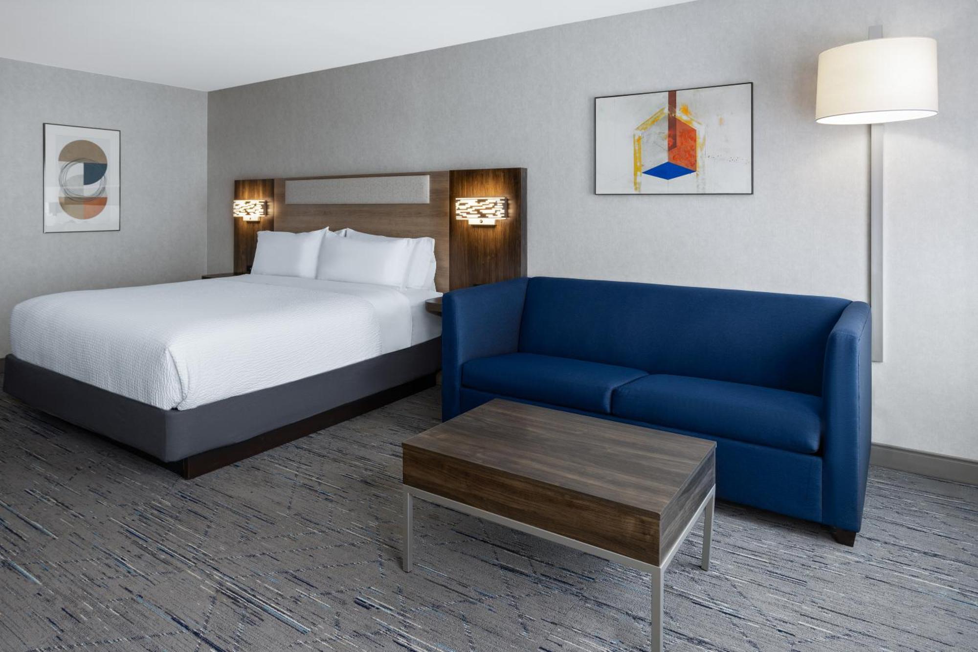 Holiday Inn Express Hotel & Suites Brattleboro By Ihg Екстериор снимка