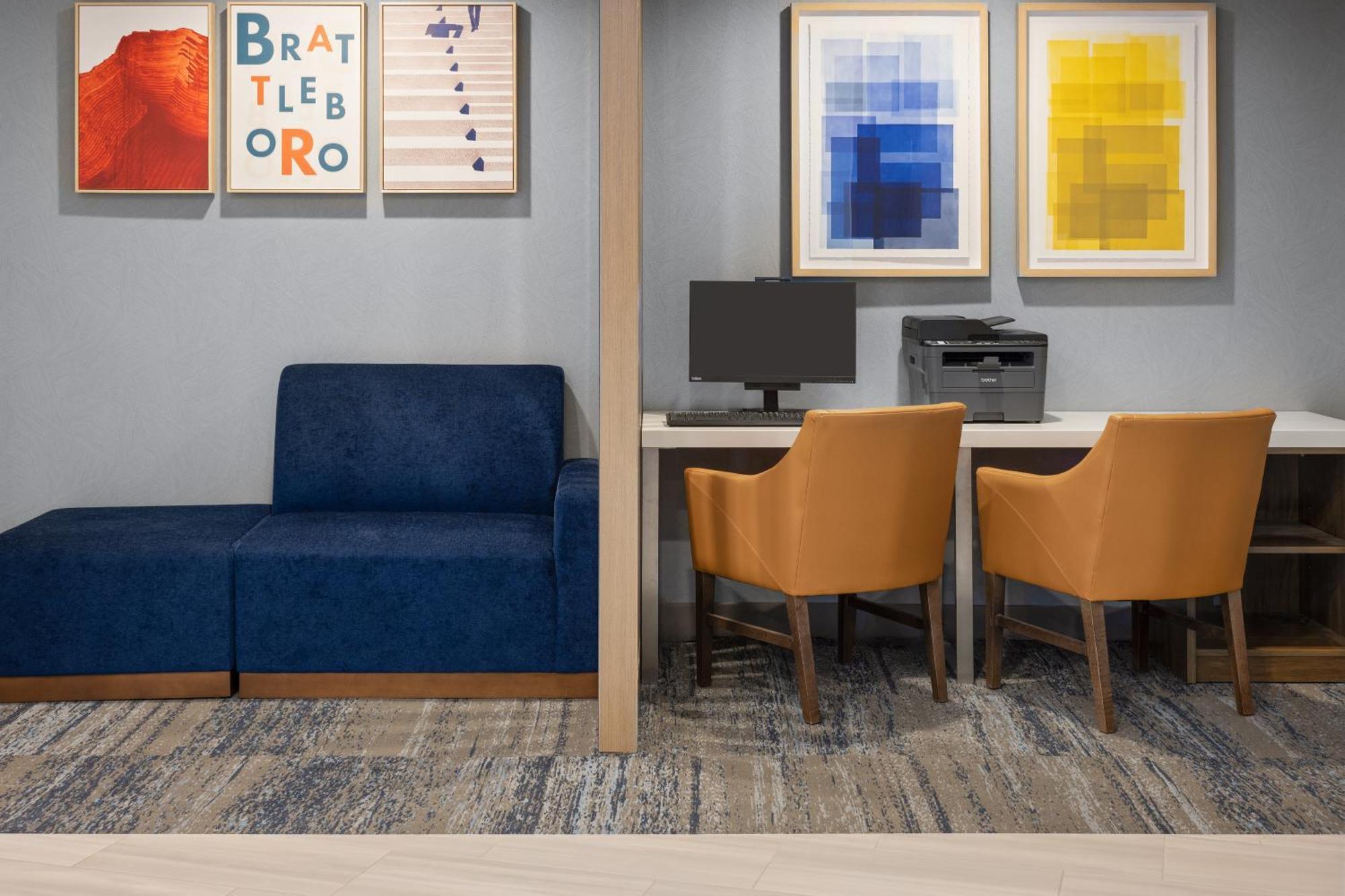 Holiday Inn Express Hotel & Suites Brattleboro By Ihg Екстериор снимка