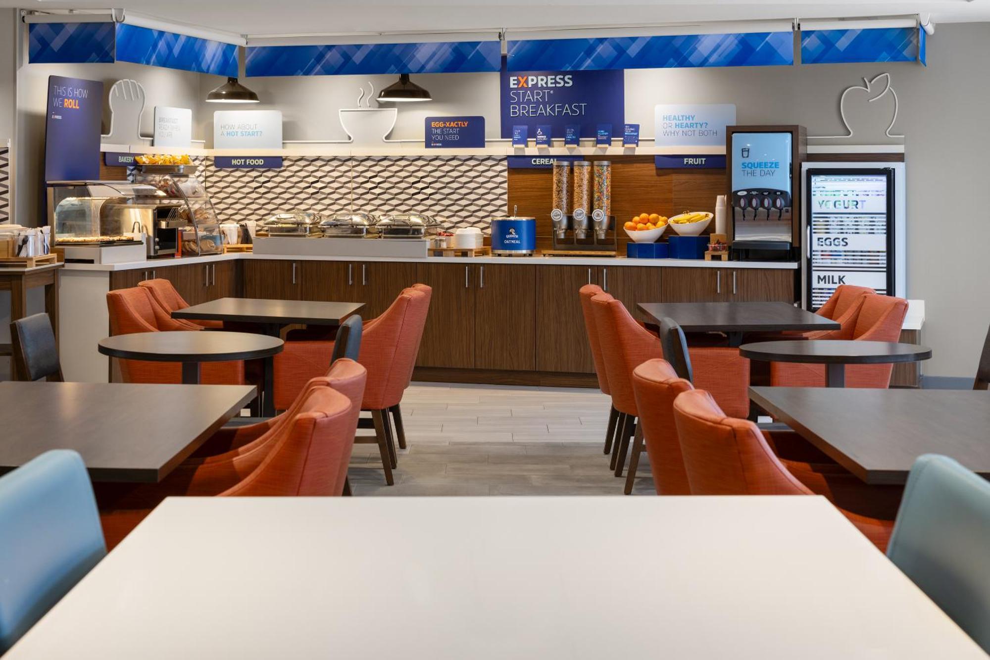 Holiday Inn Express Hotel & Suites Brattleboro By Ihg Екстериор снимка