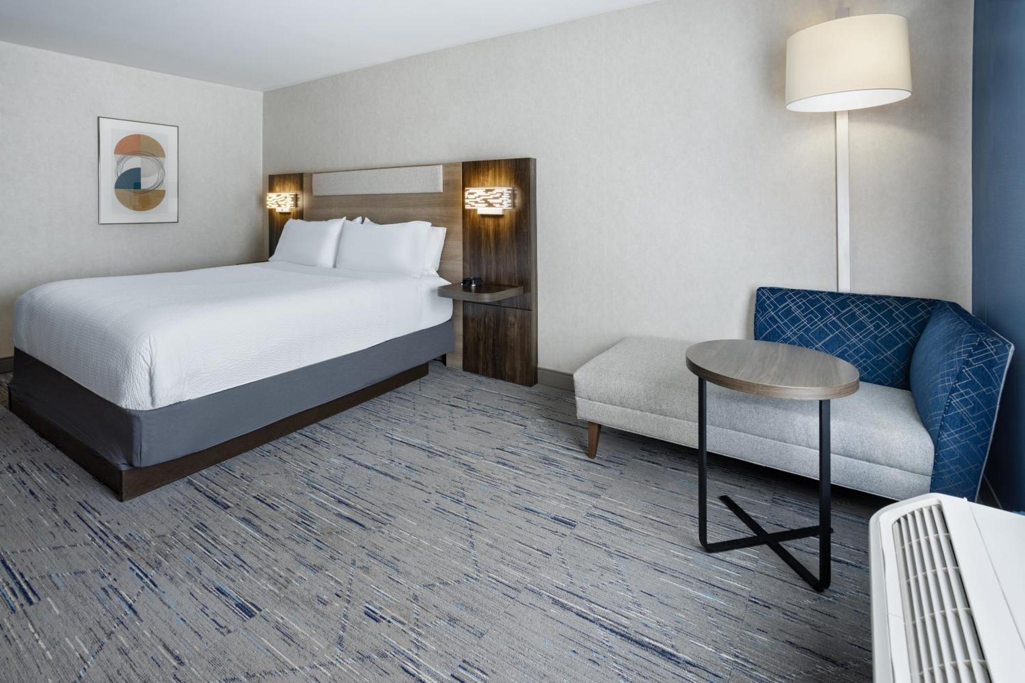 Holiday Inn Express Hotel & Suites Brattleboro By Ihg Екстериор снимка