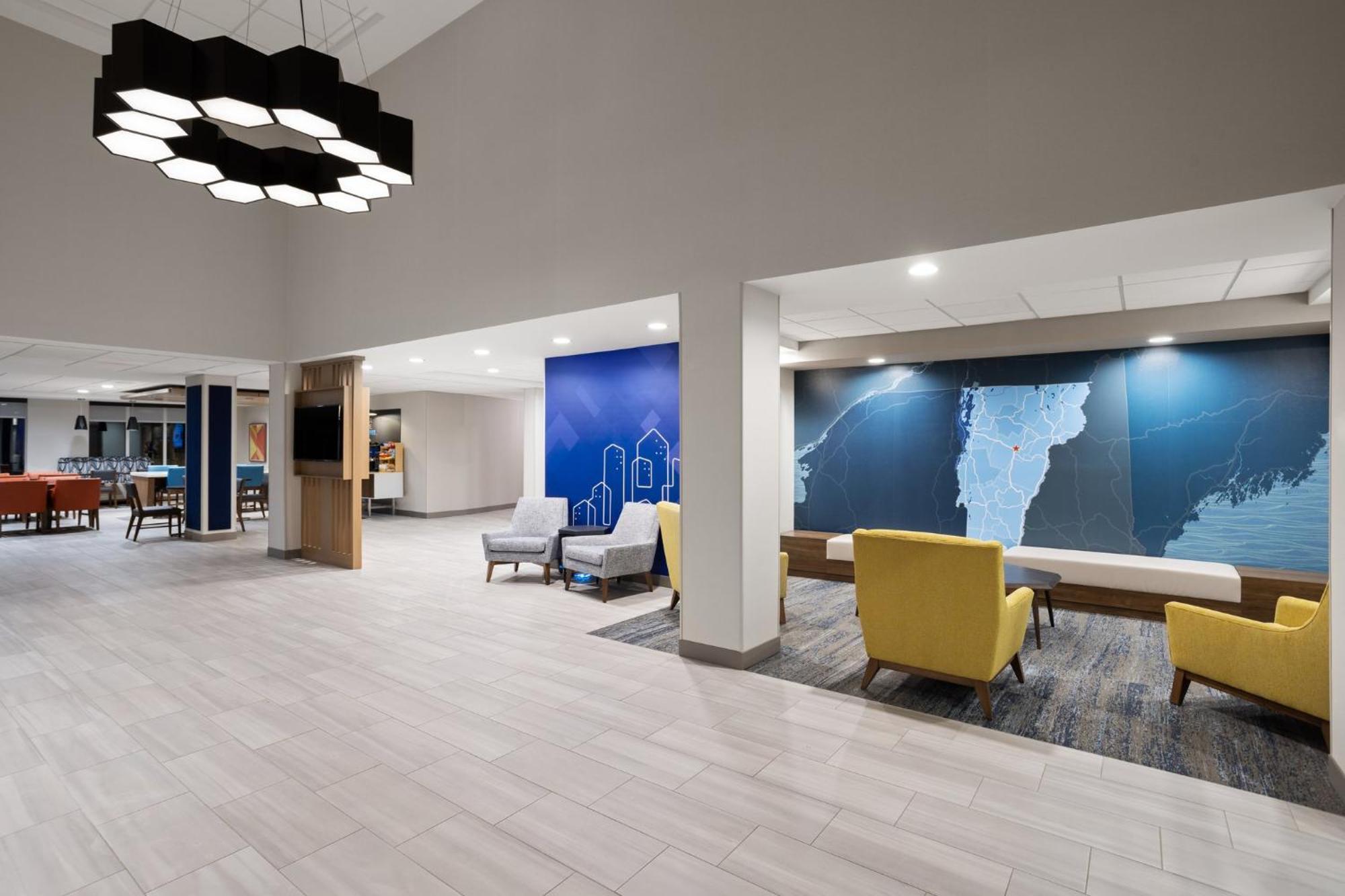 Holiday Inn Express Hotel & Suites Brattleboro By Ihg Екстериор снимка