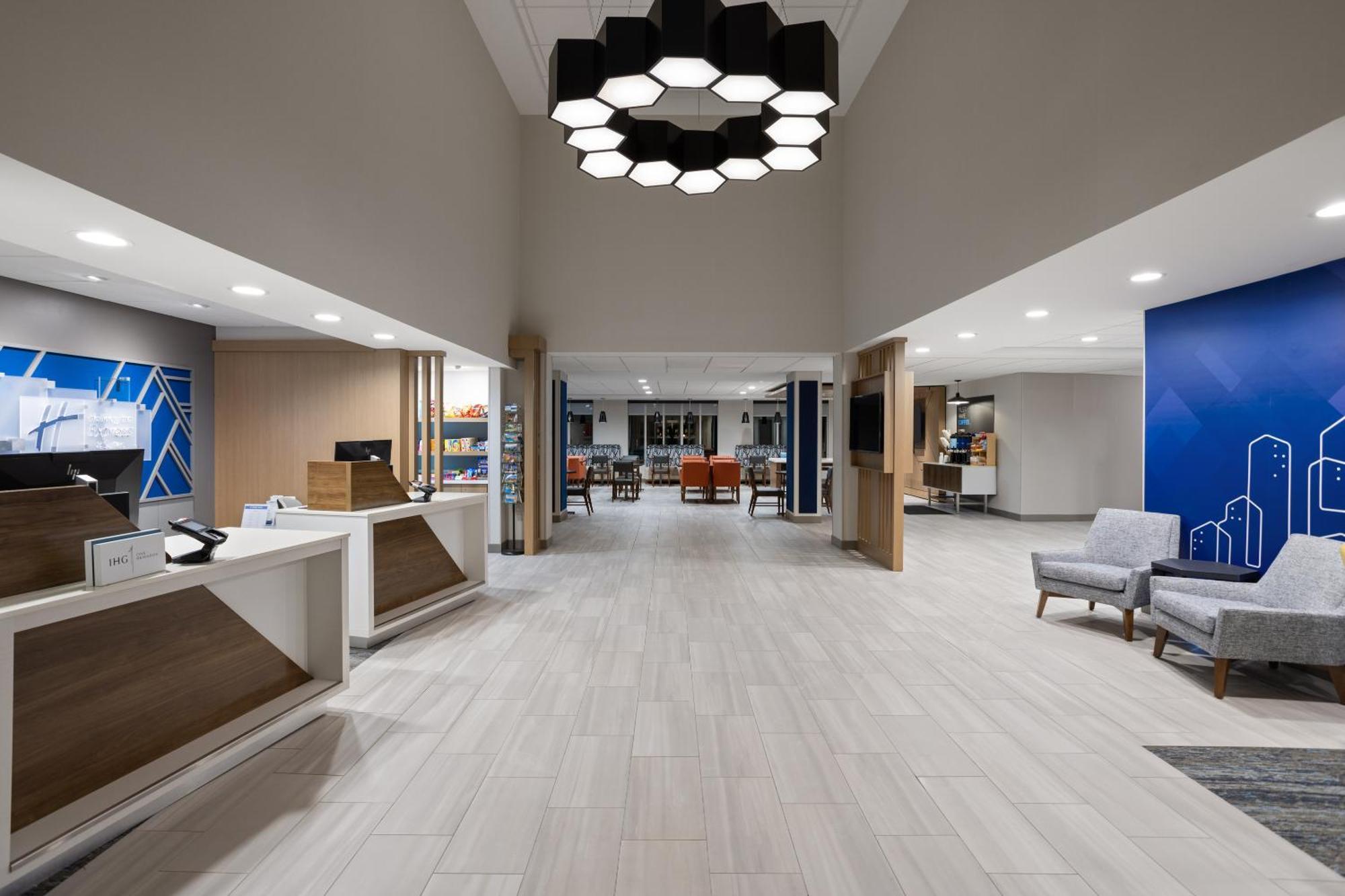 Holiday Inn Express Hotel & Suites Brattleboro By Ihg Екстериор снимка