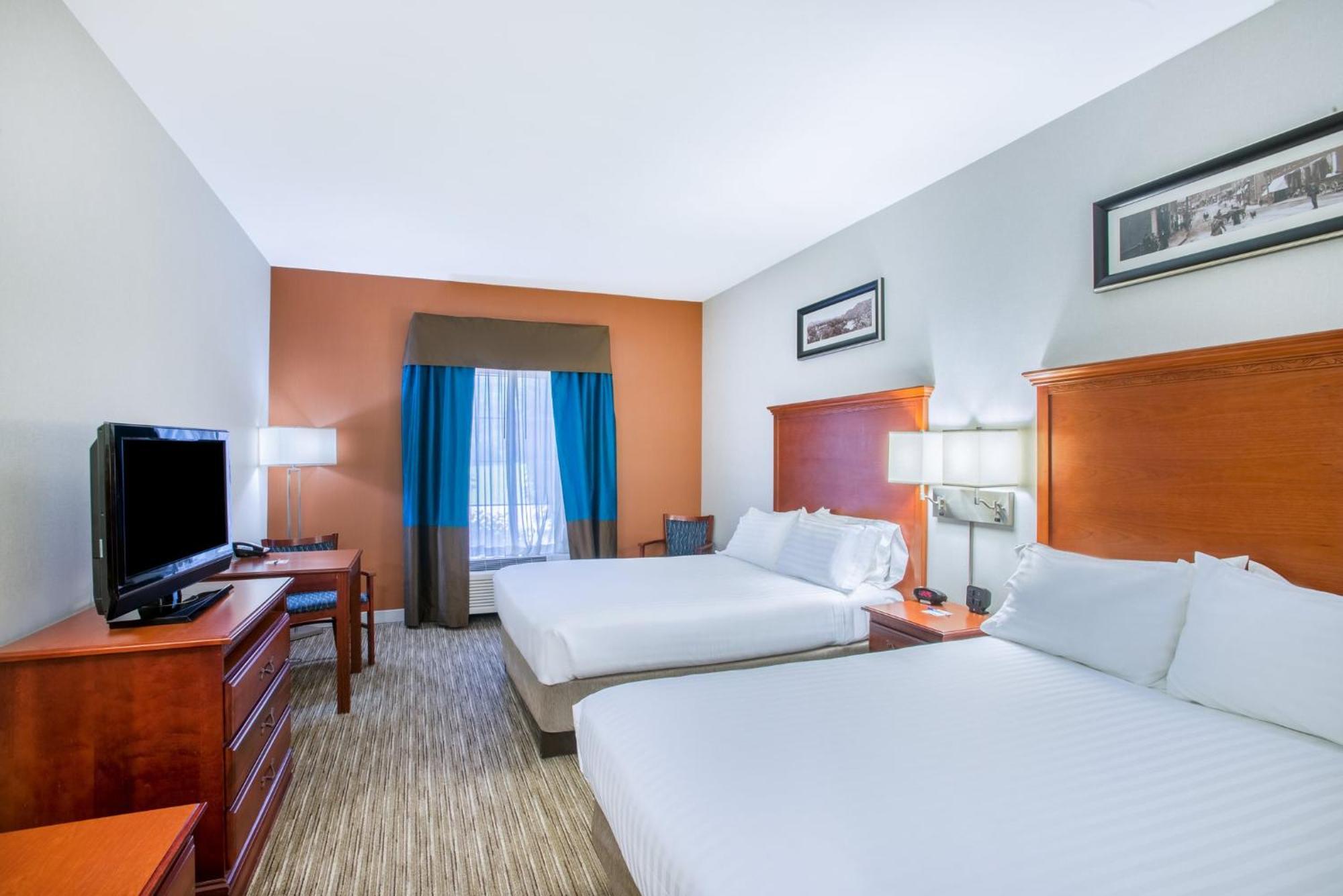 Holiday Inn Express Hotel & Suites Brattleboro By Ihg Екстериор снимка