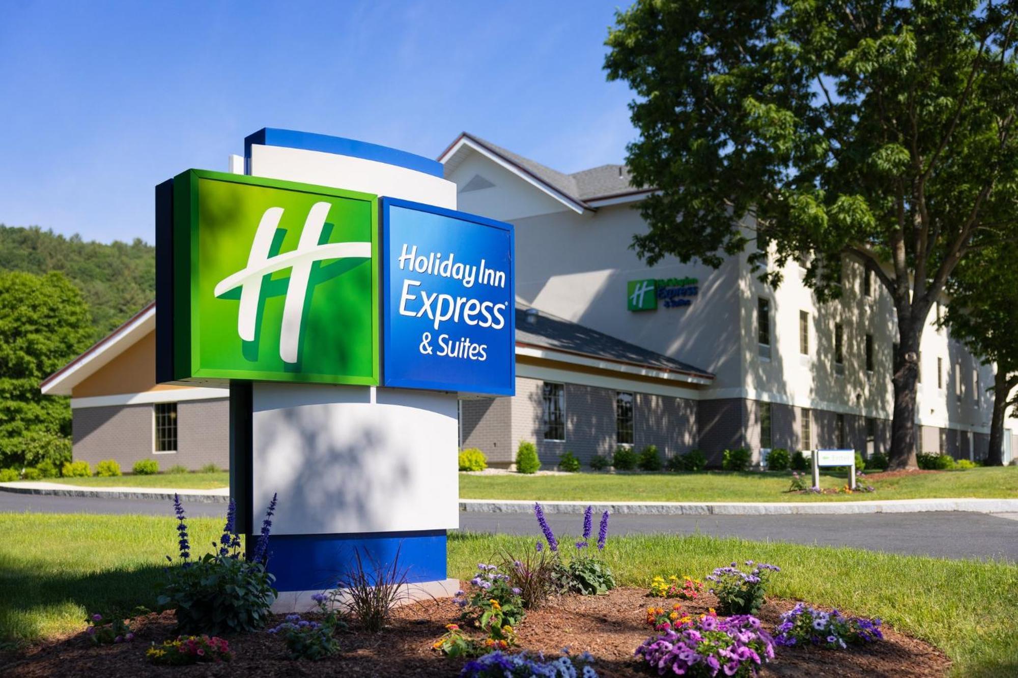 Holiday Inn Express Hotel & Suites Brattleboro By Ihg Екстериор снимка